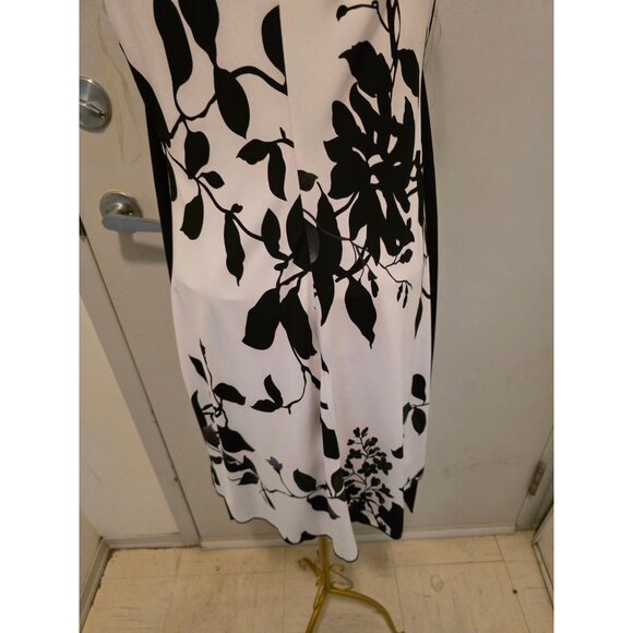 Speechless Black and White Floral Print Women's Dress Medium Sleeveless V-Neck - Picture 10 of 16